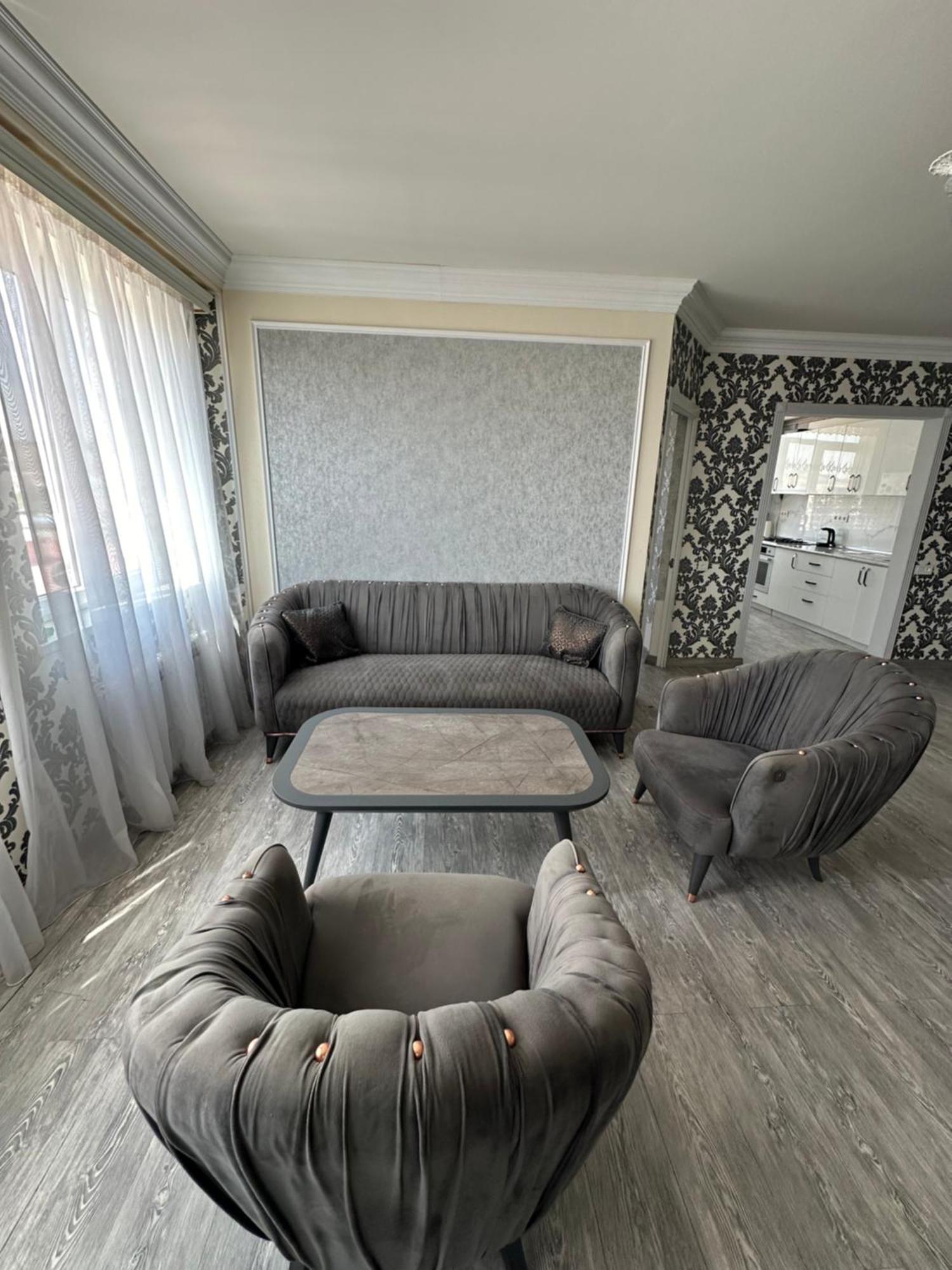 Beautiful Apartment In Yerevan) エクステリア 写真